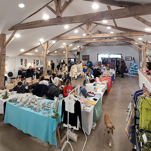 Vide-grenier dans la Grange